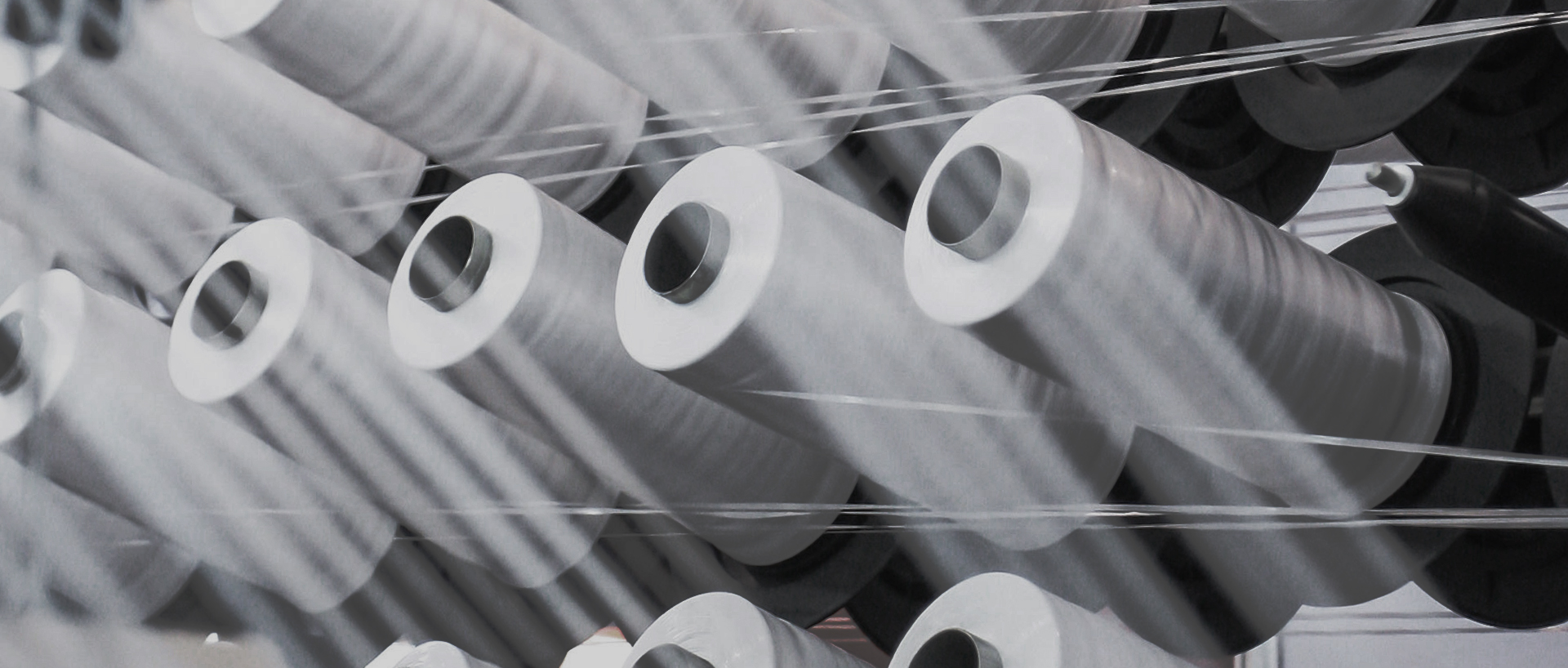 Dezvăluirea modului în care țesăturile funcționale de top exterioare își remodelează experiența de aventură